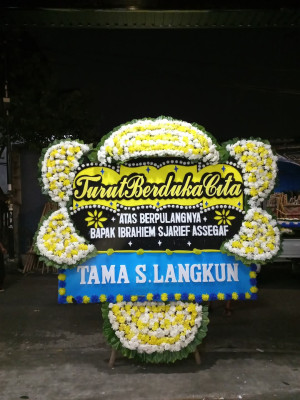 Papan Bunga Duka di Purwasedar